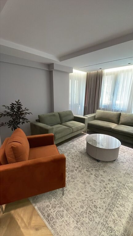 Jepet apartament 2+1+2 me qira tek Stadiumi Dinamo , Sheshi Willson , ish Blloku , Rruga Andon Zako Cajupi .