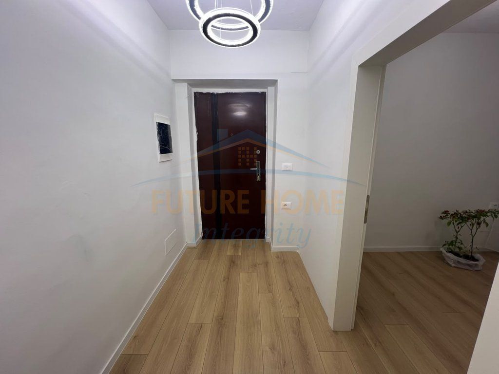 Affitto, Appartamento 3+1, Via Fortuzi, Tirana.