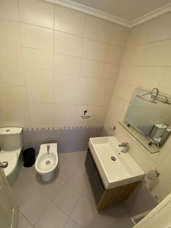 3-STOREY VILLA FOR RENT TEG 350,000 LEKE FH-97099