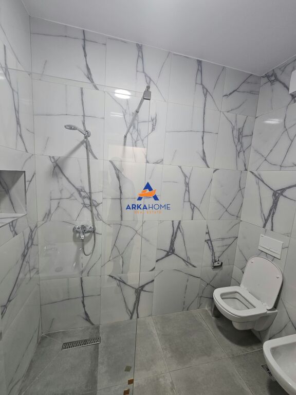 APPARTAMENTO IN AFFITTO 2+1+BALCONE " VIA 5 MAGGIO " 65.000 LEKE