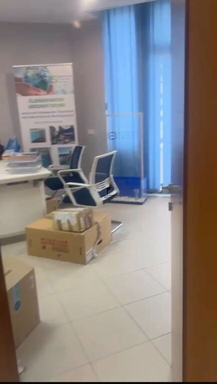 ZYRE ME QERA 100 M2 BLLOK 1.500 EURO FH-97064