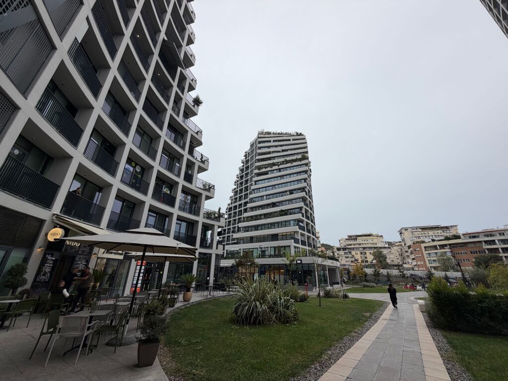 ✨ Shitet Apartament 2+1 me Verandë 📍 Lake View Residences, Liqeni i Tiranës
