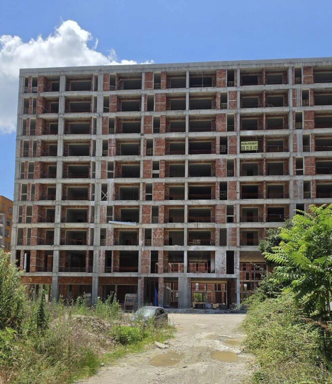 Shitet apartament 2+1+2 tek Rezidenca Riverside Residence , Unaza e re , Ish Fusha e Aviacionit , Ish Parku i Autobusave .