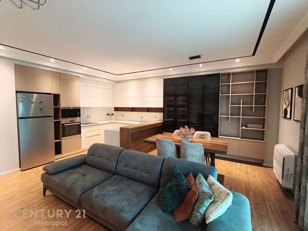 APPARTAMENTO 2+1+PARCHEGGIO+CORTILE, LAGO ASCIUTTO! 1.550 € /Mese