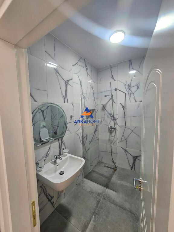 APPARTAMENTO IN AFFITTO 2+1+BALCONE " VIA 5 MAGGIO " 65.000 LEKE