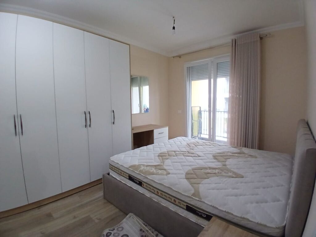 Affittasi Appartamento 2+1+1 con Balcone
