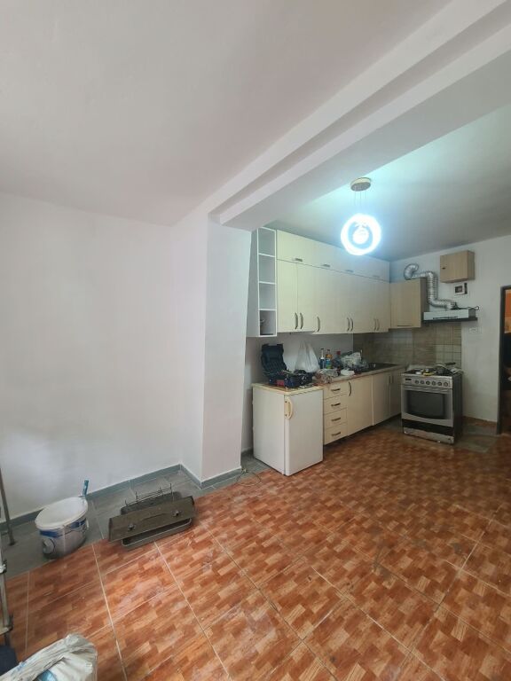 Affitto | Apartament 1 + 1 | Rruga Ferit Xhajko | 450 €/mese