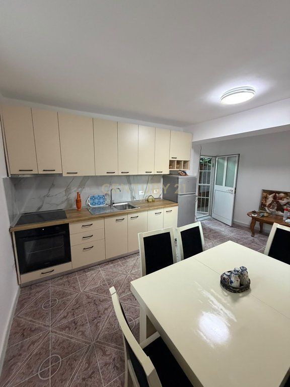 🏡 CASA PRIVATA 2+1 IN AFFITTO – EX ZONA DELLA POLIZIA, DURRËS!!! 550 € /Mese
