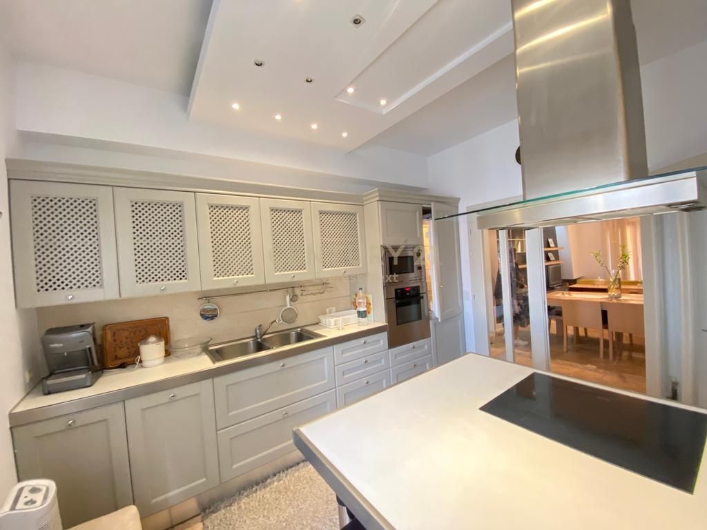 Apartament 2+1+2 per shitje te Kompleksi Dinamo