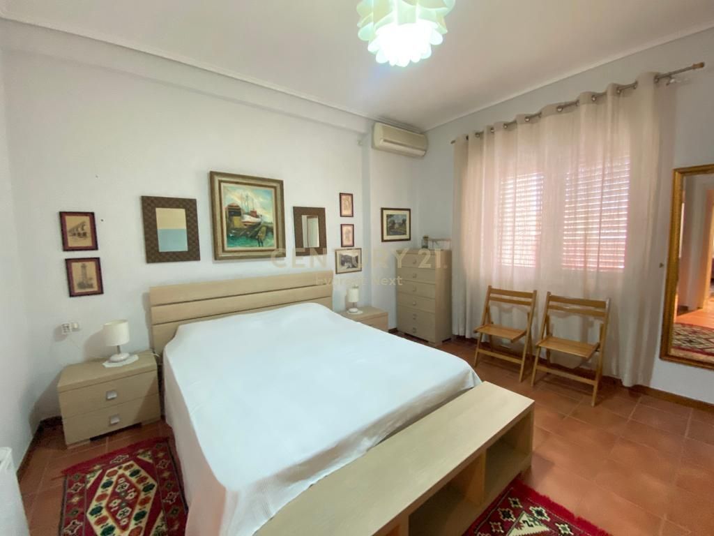 Apartament 2+1+2 per shitje te Kompleksi Dinamo