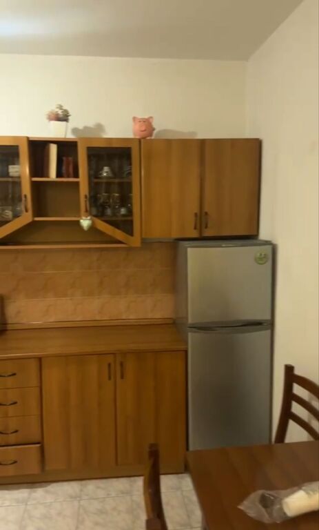 Qera | Shtëpi private 2 + 1 | Rruga Zef Serembe | 300 €/muaj