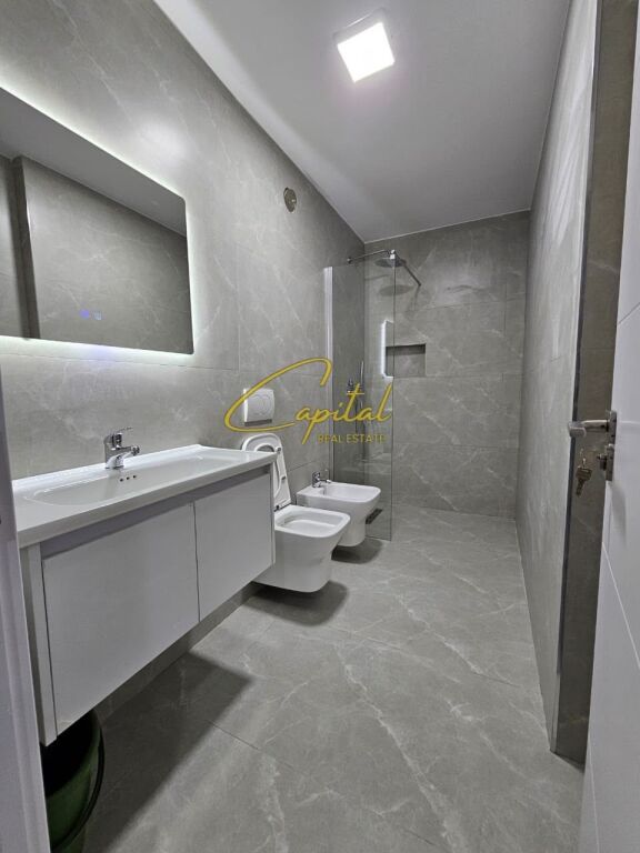 VENDESI APPARTAMENTO 1+1 VIA KAVAJES 163.000 EURO