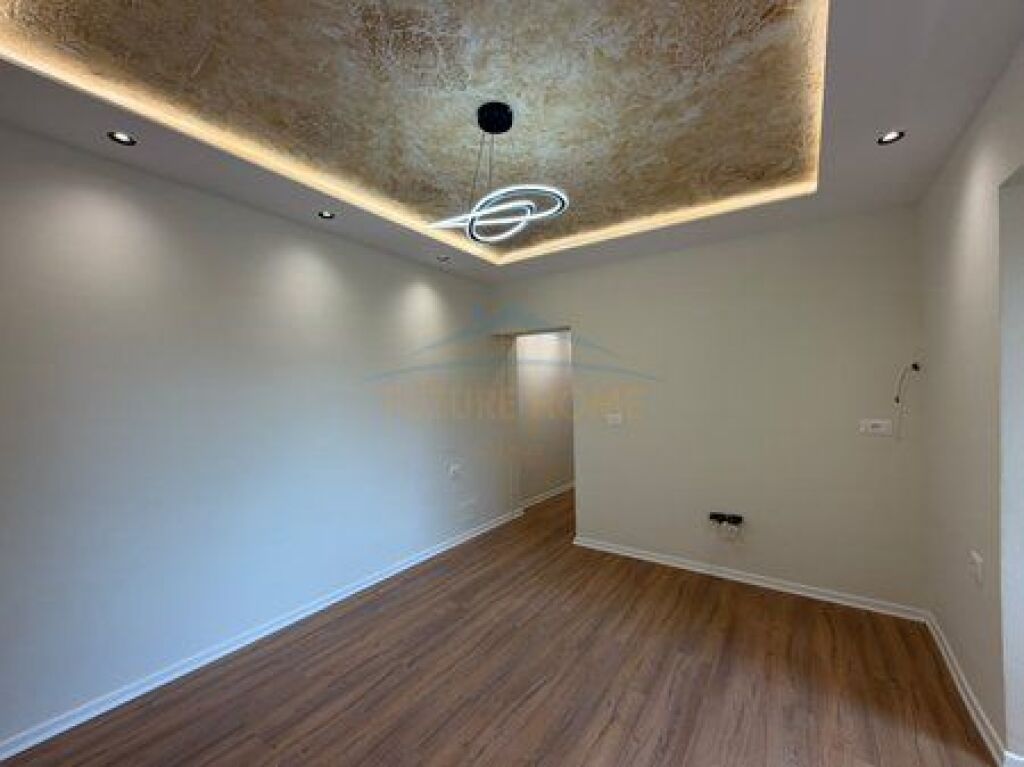 Shitet , Apartament 1+1 , Asim Vokshi , Tirane