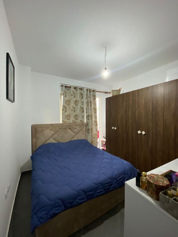 Shitet apartament 2+1+2 tek Kompleksi Tom Doshi , Fresku , Shkoze .