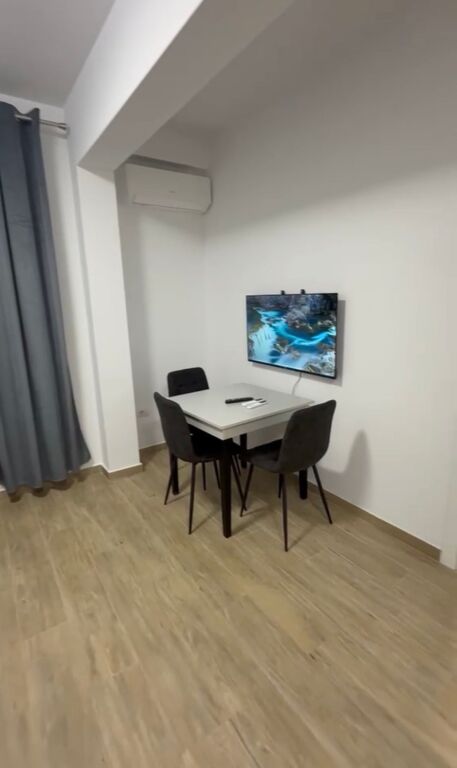 Affittasi Appartamento 1+1+1 con Balcone