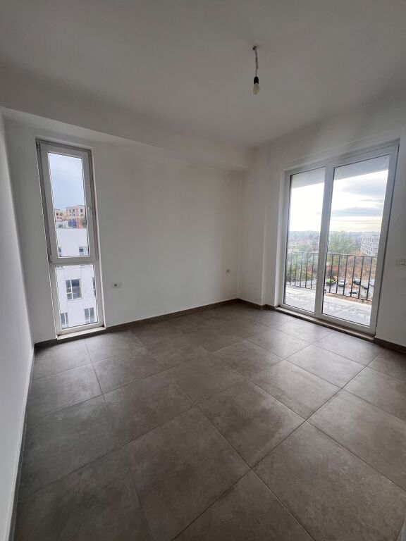 Affittasi Appartamento 2+1+1 con Balcone