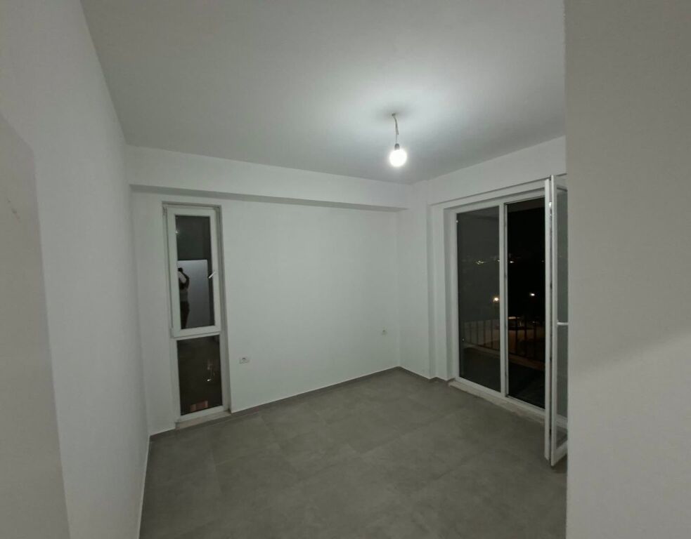 Affittasi Appartamento 2+1+1 con Balcone