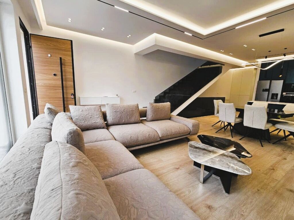 JEPET ME QIRA VILË ME PISHINË | FOREST RESIDENCE