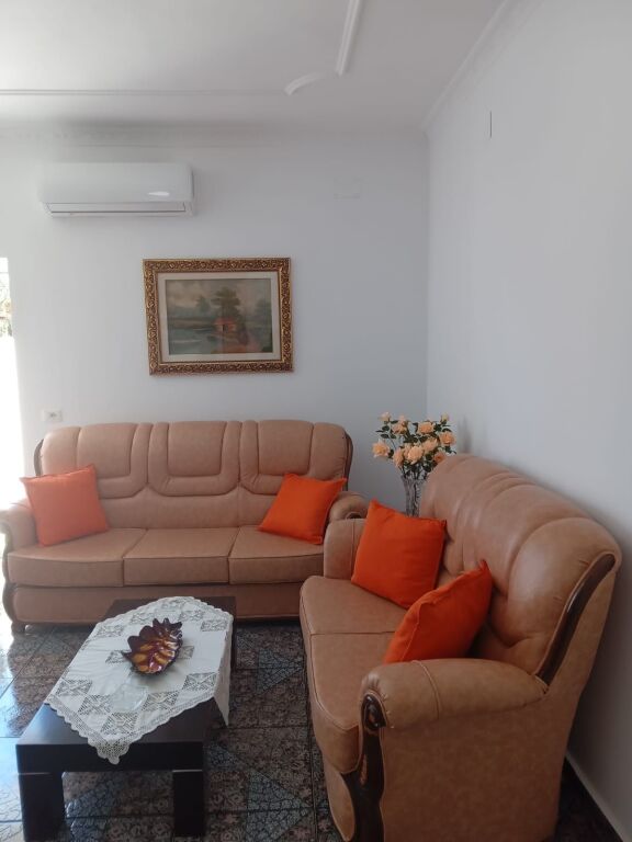 🏡1+1  JEPET ME QIRA – VILË ME HYRJE TË PAVARUR