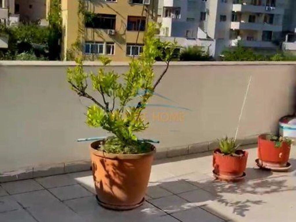 In vendita, Appartamento 1+1, Fresku, Tirana.