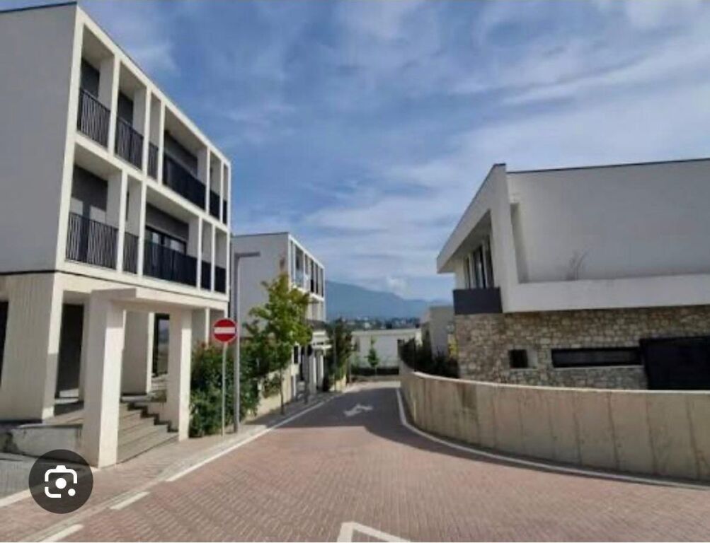 Affitto | Apartament 2 + 1 + 2 Poste Parkimi | Liqeni i Farkës | 1200 €/mese