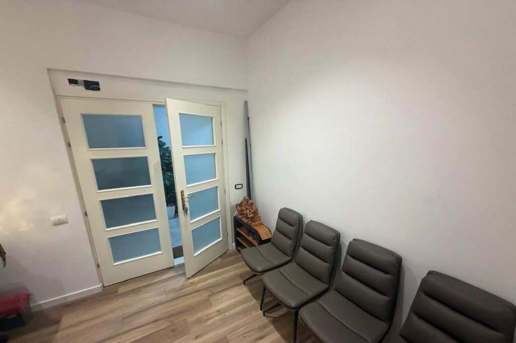 Qera | Zyrë | 21 Dhjetori | 800 €/muaj