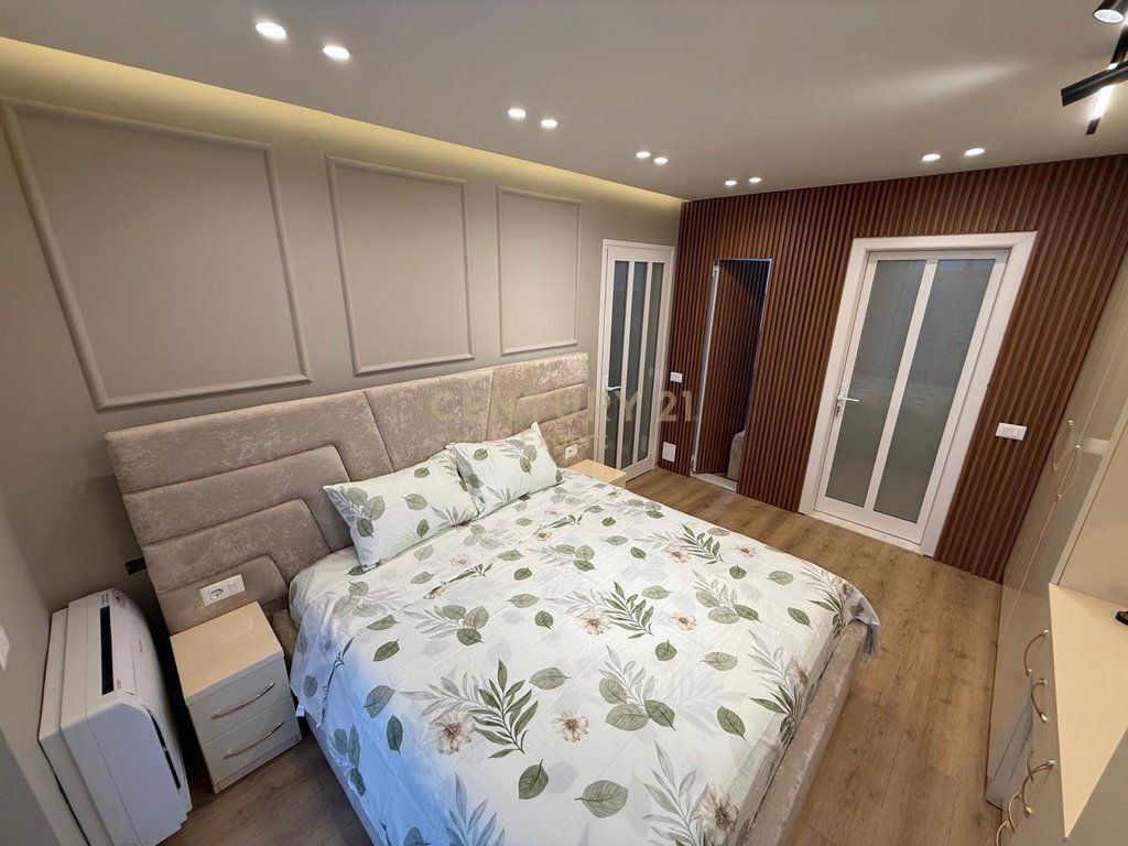 Apartament 2+1+2 per shitje te Rruga E Dibres