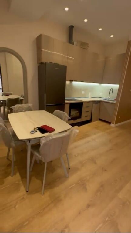 Appartamento arredato 1+1 in affitto presso UET Kinostudio 50000 lek