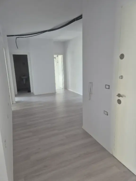 Qera | Ambjent Biznesi | Univers City| 800 €/muaj i diskutueshëm