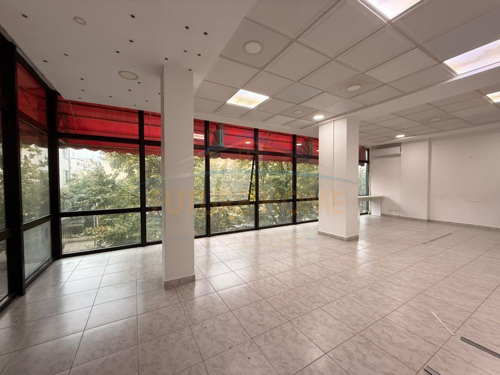 Qera, Ambjent Biznesi, Pallati Sportit, Durres