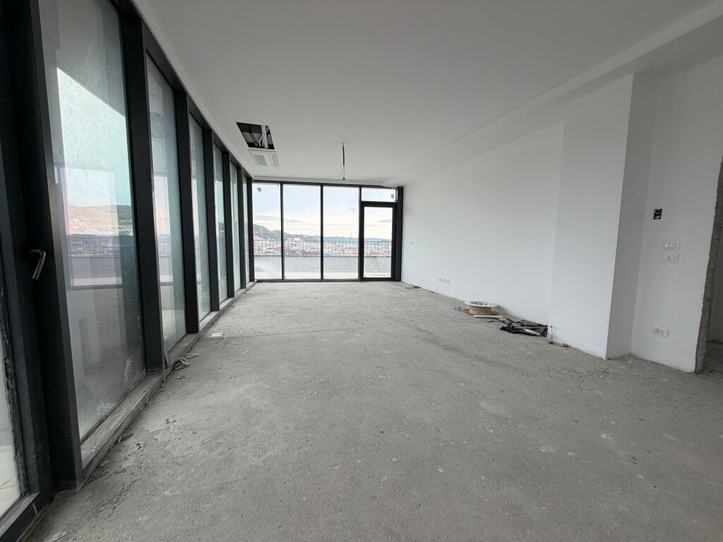 ✨ Shitet Apartament 2+1 me Verandë 📍 Lake View Residences, Liqeni i Tiranës