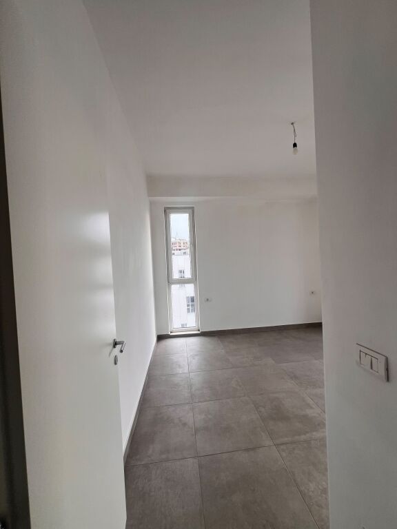 Affittasi Appartamento 2+1+1 con Balcone