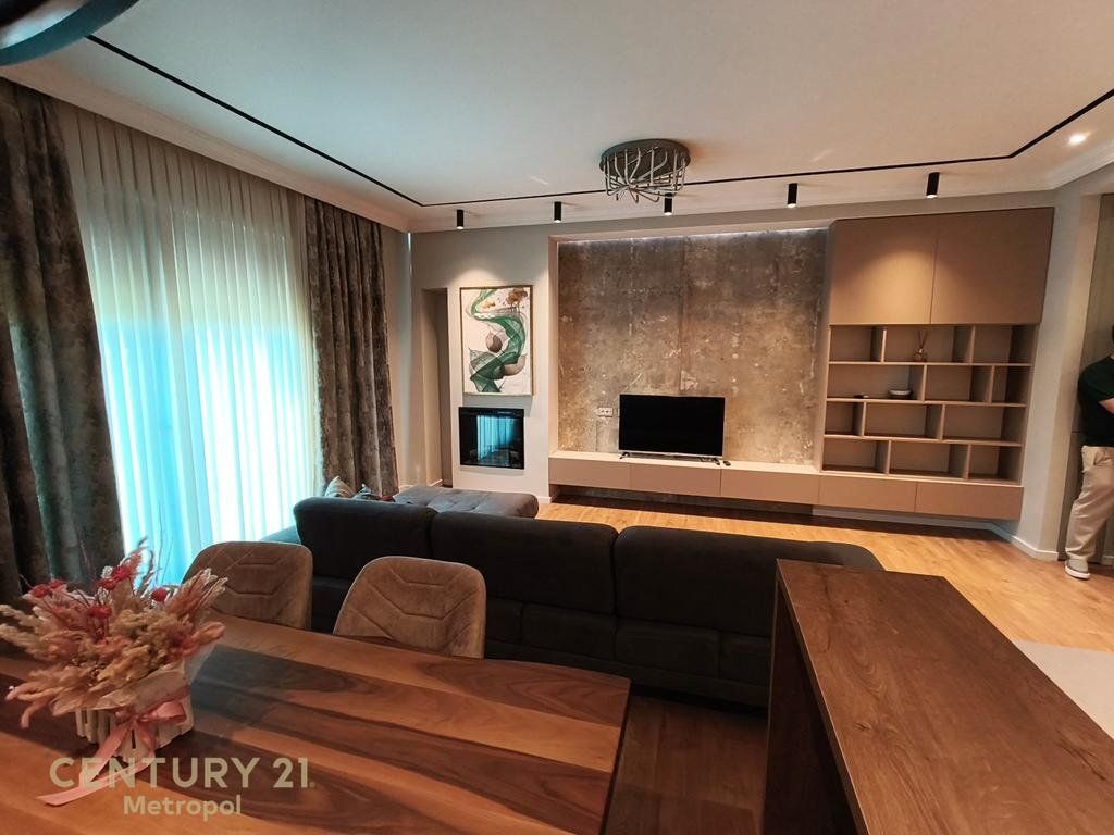 APPARTAMENTO 2+1+PARCHEGGIO+CORTILE, LAGO ASCIUTTO! 1.550 € /Mese