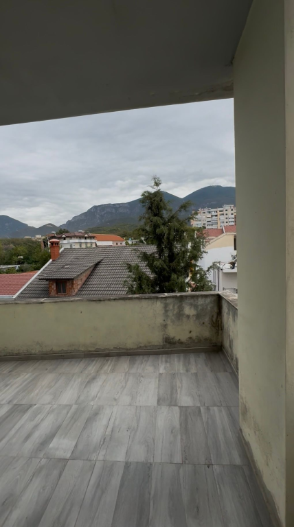 2+1 apartment with veranda for sale in Fresk