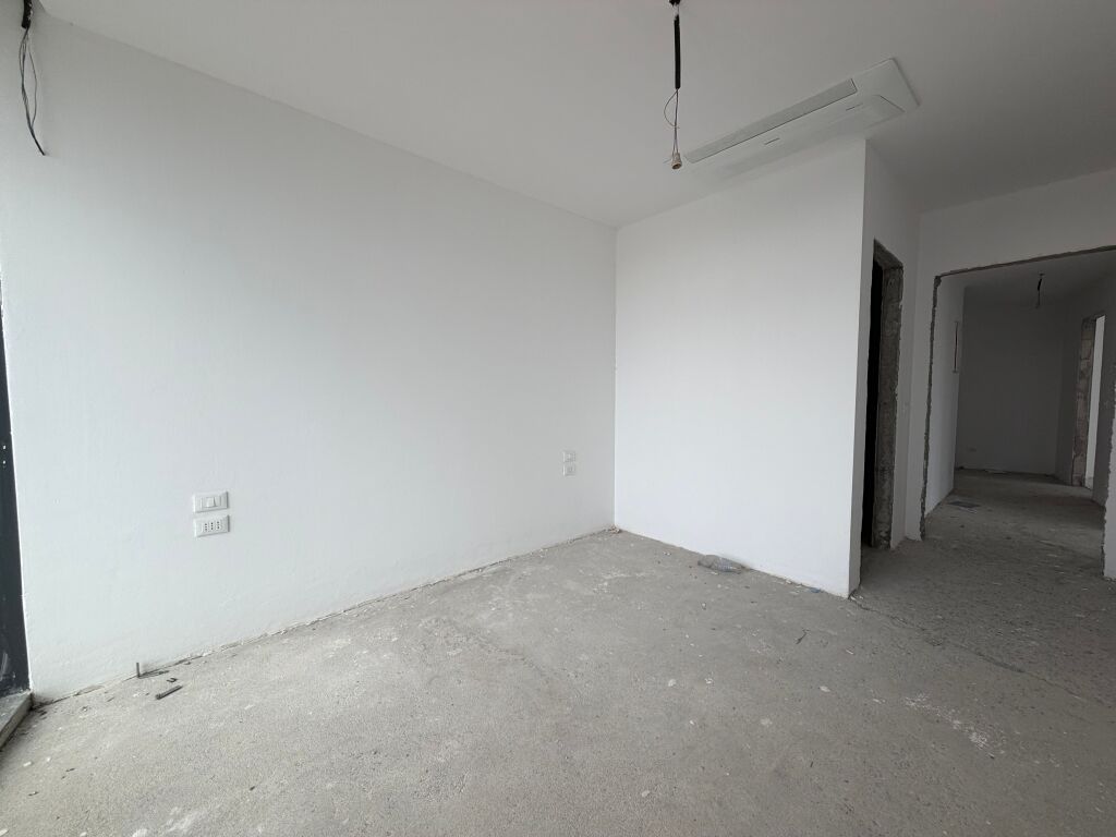 ✨ Shitet Apartament 2+1 me Verandë 📍 Lake View Residences, Liqeni i Tiranës