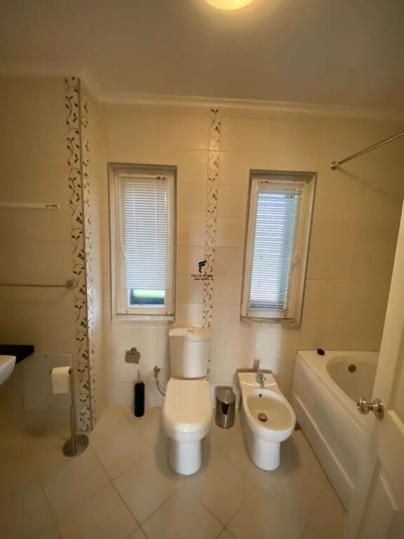 3-STOREY VILLA FOR RENT TEG 350,000 LEKE FH-97099