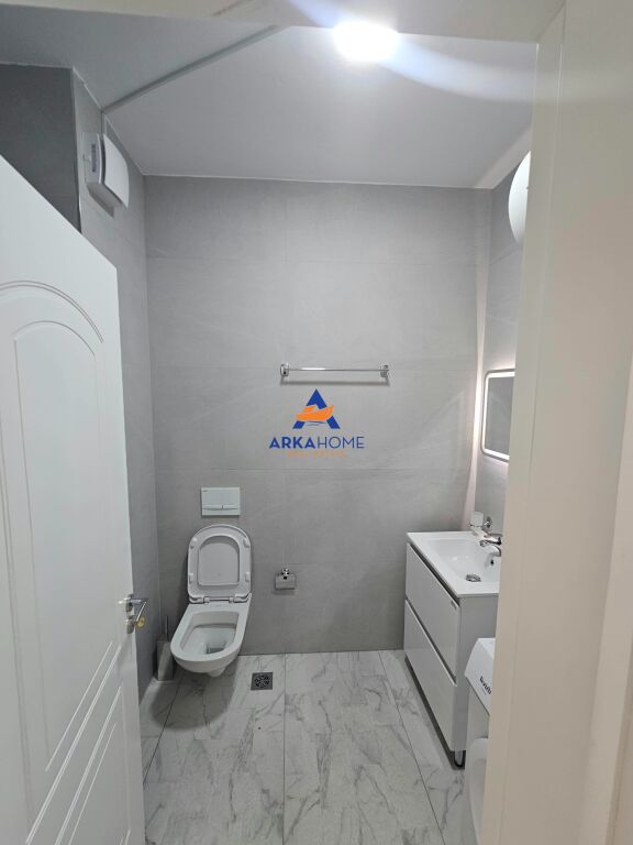APPARTAMENTO IN AFFITTO 2+1+BALCONE " VIA 5 MAGGIO " 65.000 LEKE
