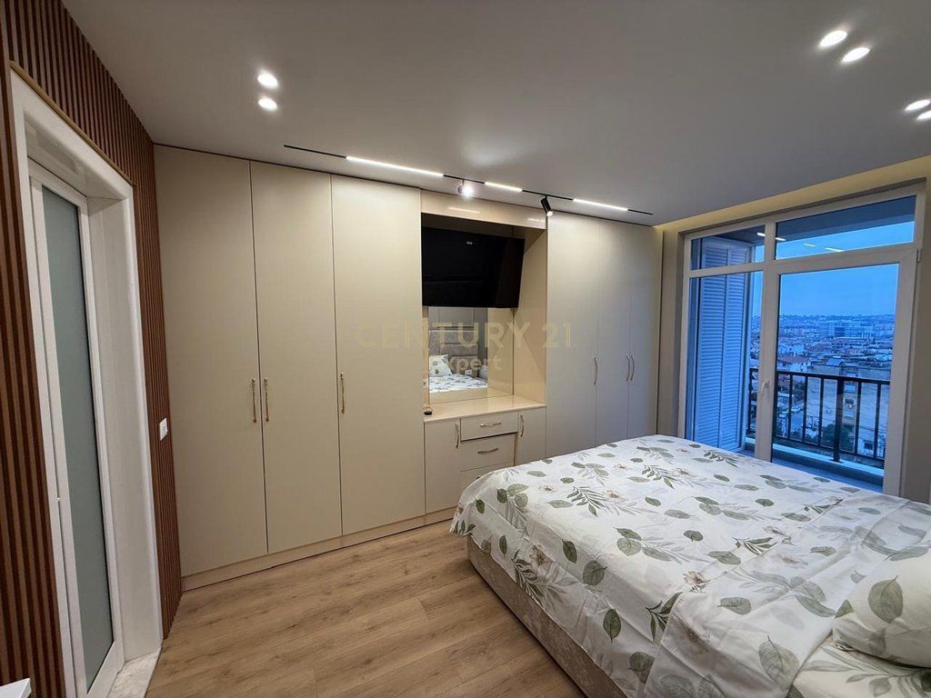 Apartament 2+1+2 per shitje te Rruga E Dibres