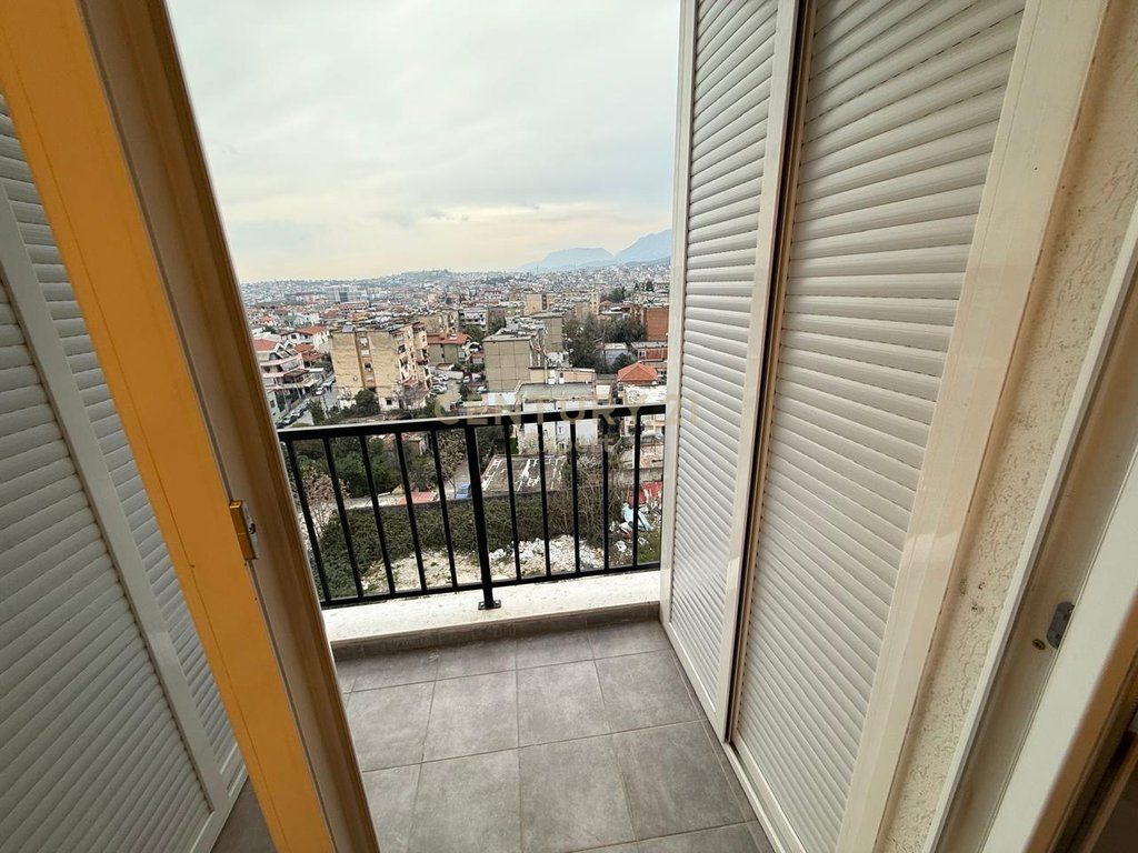 Apartament 2+1+2 per shitje te Rruga E Dibres