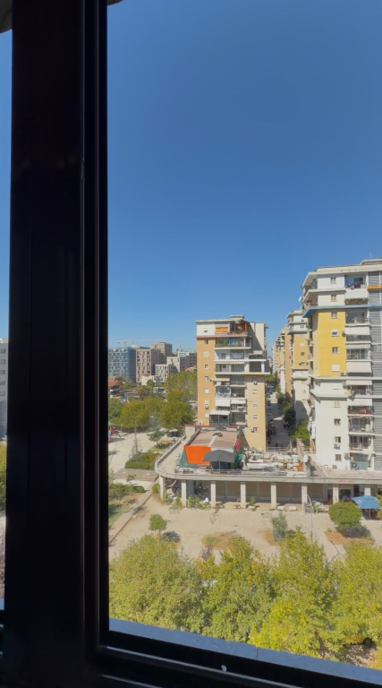 Shitet apartament 2+1 te Ish-Fusha e Aviacionit