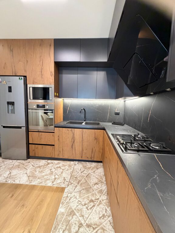2+1 apartment for sale in Astir, near Bar Bohem, Unaza e Re, Yzberisht.