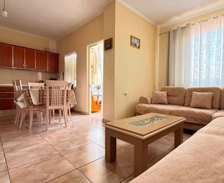 Appartamento 2+1 con ipoteca in vendita vicino al Caffè di Remës