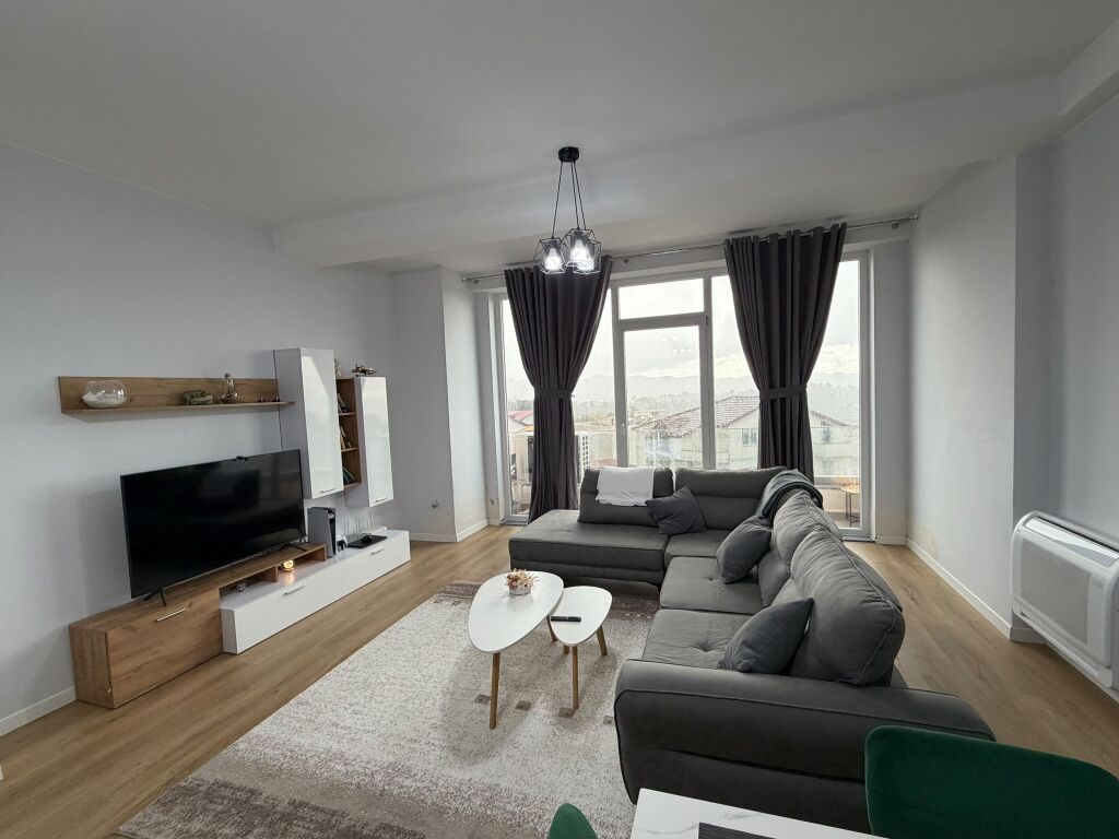 Apartament 1+1 me Qira pranë Rrugës së Elbasanit dhe Sanatoriumit, Rruga Ligor Lubonja. 50'000 lekë/muaj