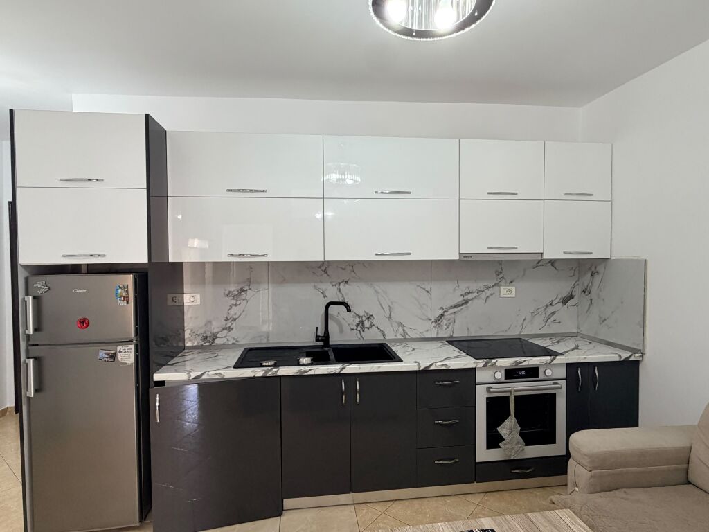 Appartamento 1+1 in affitto, “Kompleksi Eka” Spiaggia Ferrovia, Durres, 350€