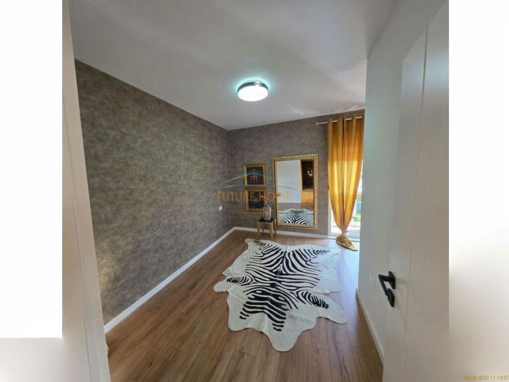 Shitet, Apartament 2+1, Zogu i Zi, Tiranë.