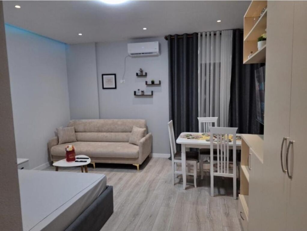 🏡 APARTAMENT ME QIRA AFATGJATË – GAZONIERE