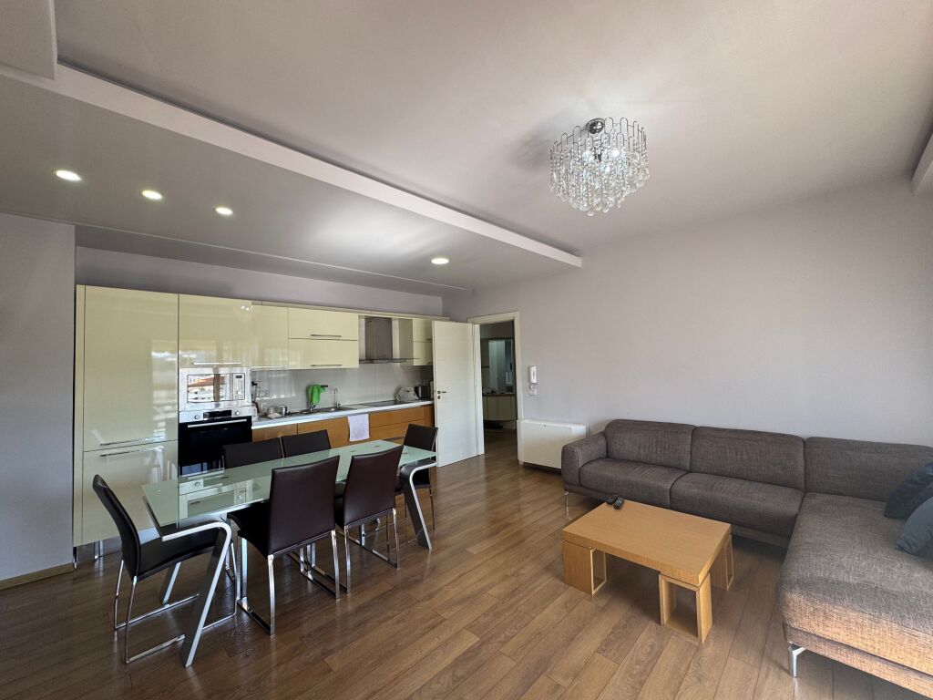 SHITET APARTAMENT 3+1+2 | LAPRAKË, RRUGA DRITAN HOXHA