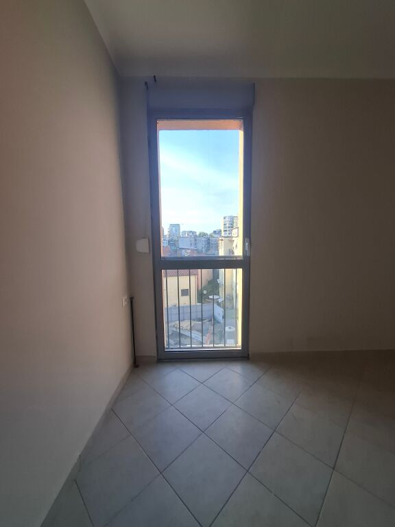 Apartament 1+1 per qera - Rruga Elbasanit Prane 7 Xhuxhave
