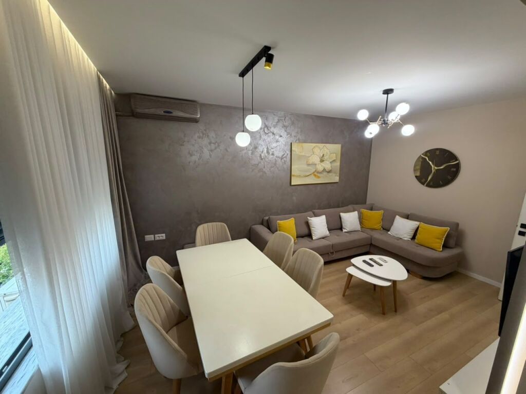 🏠 Appartamento 1+1 in affitto – Myslym Shyri  🛋️ Arredato &amp; completo 🏢 5° piano edificio esistente  💰 65.000 lek/mese