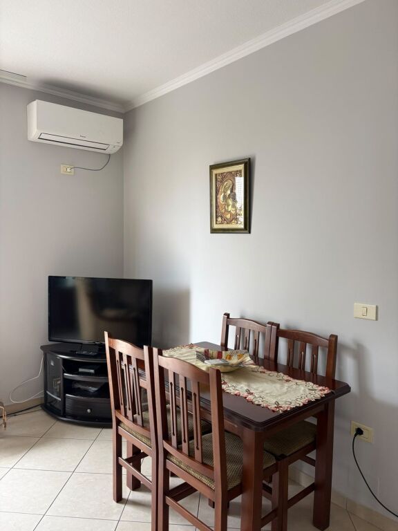 Appartamento 2+1 in affitto in Via Hoxha Tahsim (vicino al Bar Oslo)